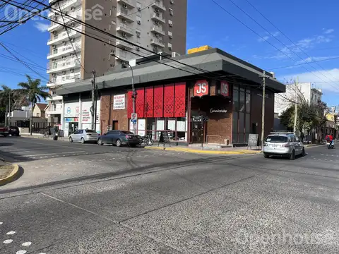 VENTA EXCELENTE EDIFICIO COMERCIAL EN CENTRO DE PILAR - ZONIFICACION UCA