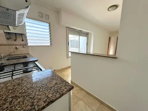 Departamento de 2 ambientes con vestidor y patio