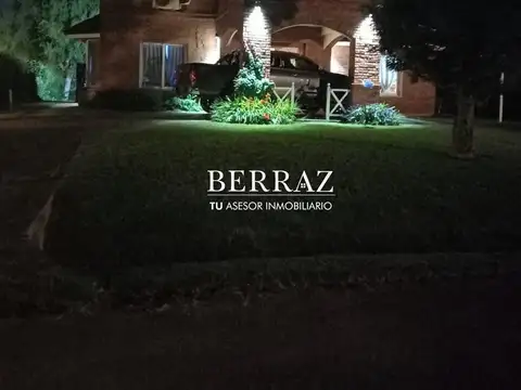 Casa de 2 plantas en Venta en Barrio La Delfina Pilar lote de 880 m2