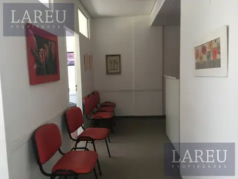 Oficina en Venta con 1 cochera