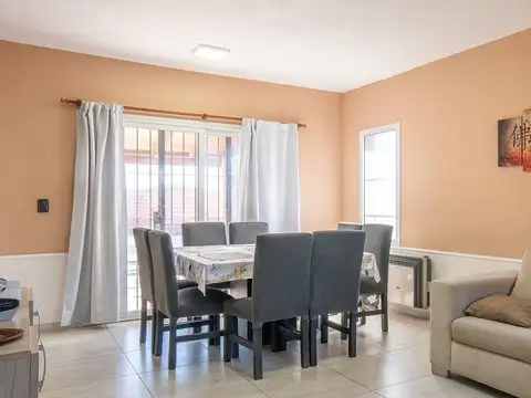 Venta casa de 3 dormitorios en Funes