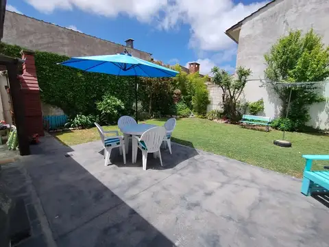 Chalet de 3 ambientes con cochera Barrio Islas Malvinas