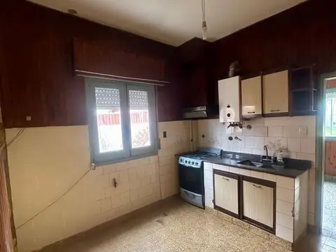 Casa 5 ambientes con 1 baño