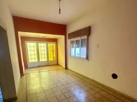 Casa con Jardín en Ezpeleta – Apto Crédito