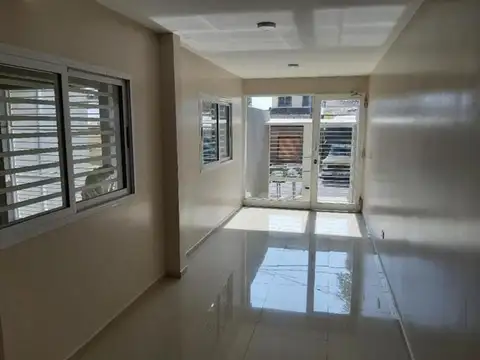 Santiago Del Estero 6856 , Piso 2