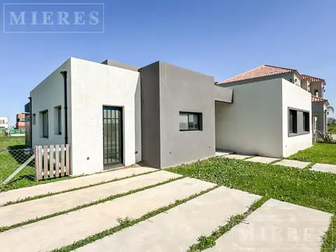 Casa en venta sobre lote interno en Puertos Barrio Riberas