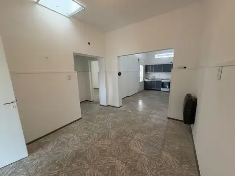 Casa en Alquiler en Alberdi, $ 700.000