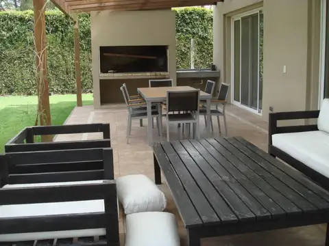 Casa en Alquiler en Countries y Barrios Cerrados en Pilar, USD 2.300