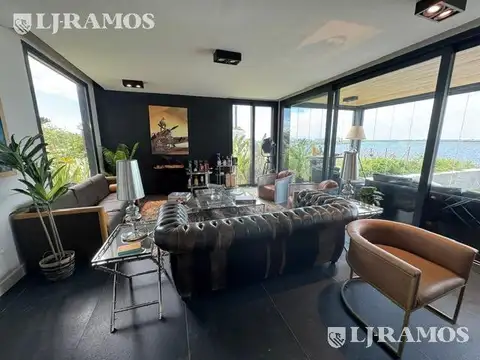 Casa 6 ambientes con 4 baños