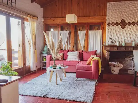 Casa en Venta con 2 cocheras