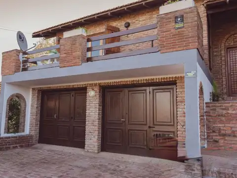 Casa a tan solo 1 cuadra del mar sobre Paseo 141 - Gesell