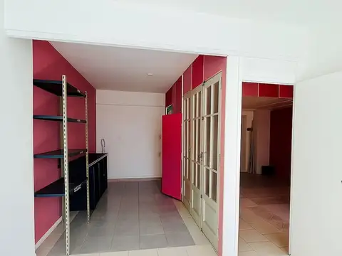 VENTA OFICINA 4 AMBIENTES MONSERRAT AL FRENTE