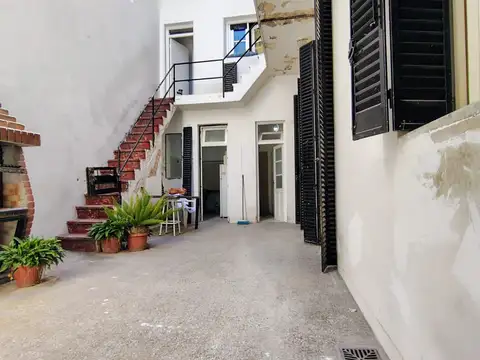 Dos Viviendas Con Entrada Independiente En Lote Propio - Caballito