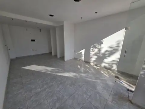 LOCAL EN VENTA - PRINGLES 1500 - YERBA BUENA