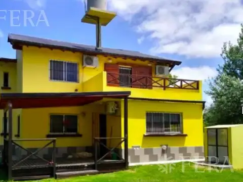 Venta casa de 4 ambientes con patio en Costa del Este