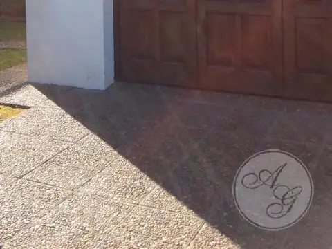 Casa en Venta en General Las Heras, USD 165.000