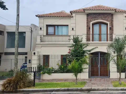 Casa Tipo Chalet en 2 Plantas