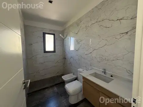 Casa en Venta con 4 cocheras