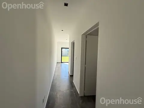 Casa 5 ambientes con 2 baños