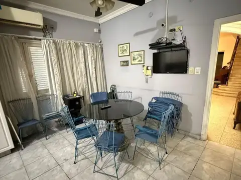 Casa 6 ambientes con 4 baños
