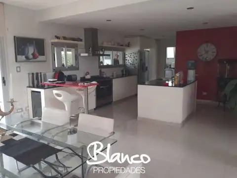 Casa  en Venta en Pilar del Este, Pilar, G.B.A. Zona Norte