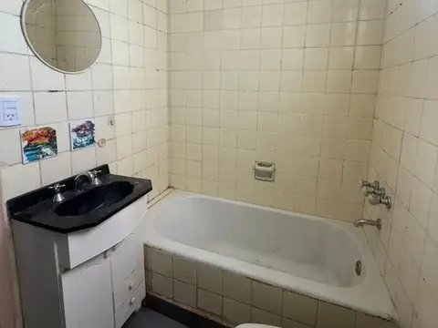 2 Ambientes - Contrafrente - por Escalera - Muy Luminoso