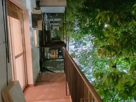 *DEPTO. 2 AMB. AL FRENTE CON BALCÓN *MUY BUEN ESTADO *NO SE PERMITEN MASCOTAS *ZONA LAS CAÑITAS