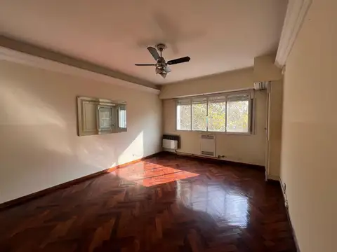 Venta de depto 3 amb con balcón en Balvanera