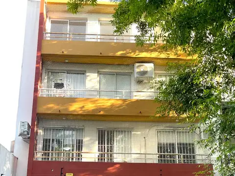 Departamento en venta en San Isidro Vias / Rolon