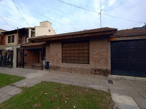 HERMOSA CASA EN VENTA EN PILAR CENTRO