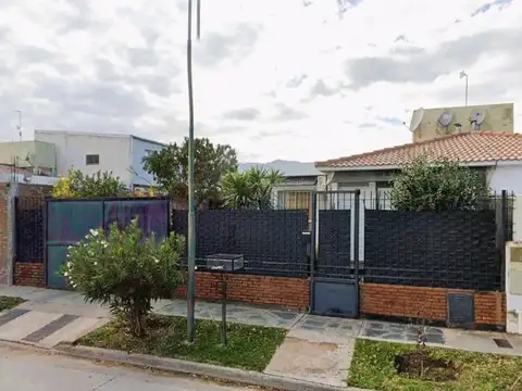 Venta Amplia Casa en La Punta