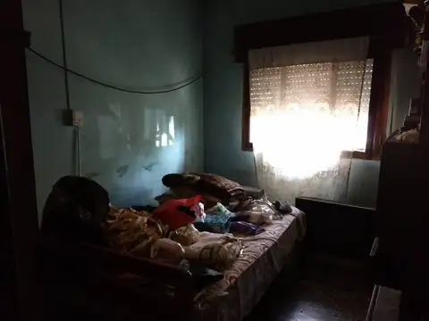 Casa de 3 ambientes   en venta en I. Casanova.