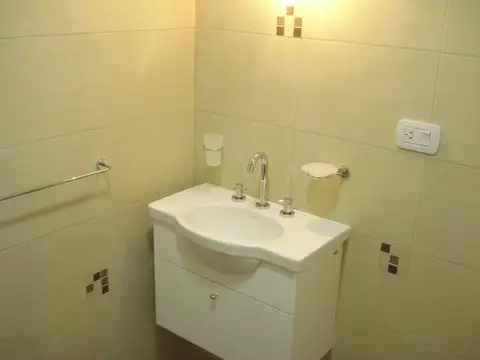 Impecable 2 Ambientes con Balcón - Centro de Haedo (A metros de Rivadavia)