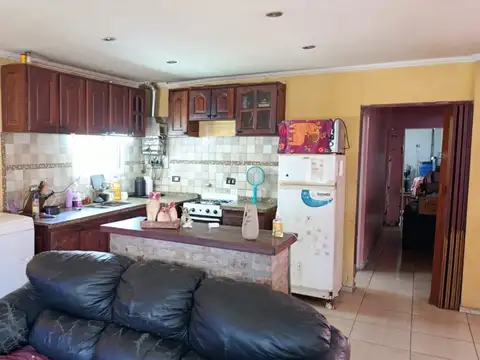 Casa 4 ambientes con 1 baño
