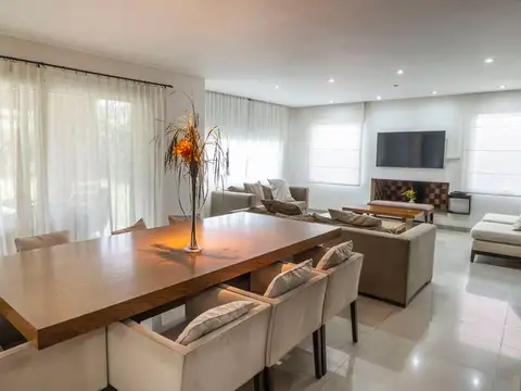 CASA EN VENTA EN SEPTIEMBRE LOTE INTERNO 5 AMB