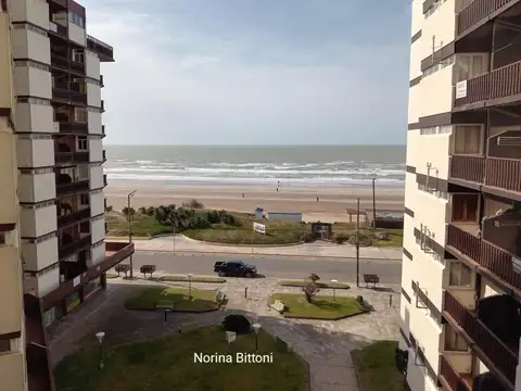 Exelente dos ambientes con vista al mar