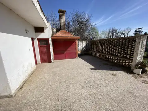 Casa 6 ambientes con 1 baño