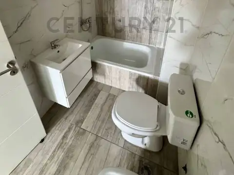 Departamento en Venta en Parque Chacabuco, USD 120.000