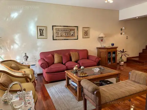 Depto Tipo Casa en Venta en Centro, USD 290.000