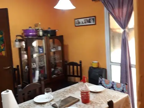 Casa 4 ambientes con 1 baño