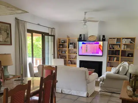 Casa 6 ambientes con 3 baños