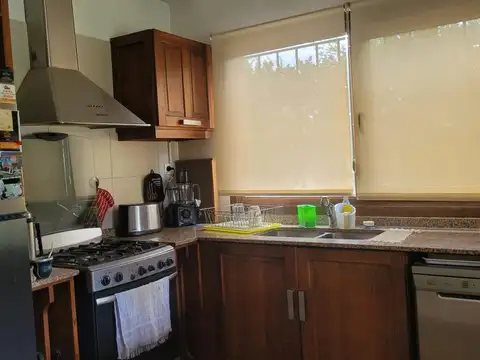 Casa en Alquiler con 2 cocheras