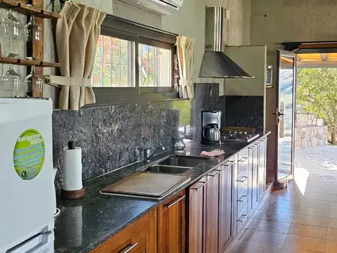 Casa en Venta con 3 cocheras