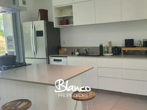 Casa en Alquiler Temporal con 1 cochera