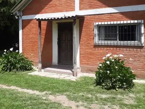 Casa 4 ambientes con 1 baño