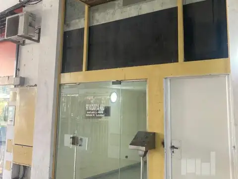 Oficina en Alquiler en Belen De Escobar, $ 300.000