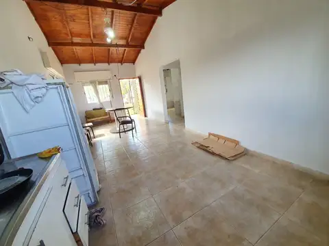 Casa 3 amb. sobre Av. Chascomús - Lote Propio