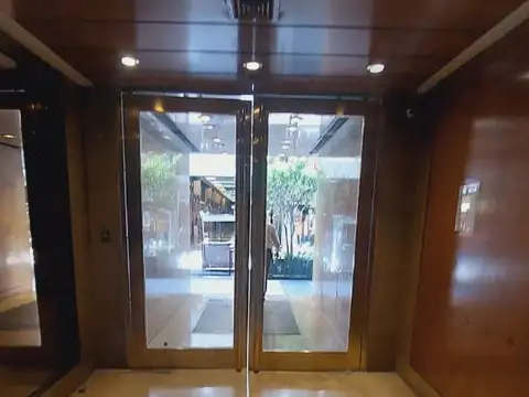 Oficina 5 ambientes con 3 baños