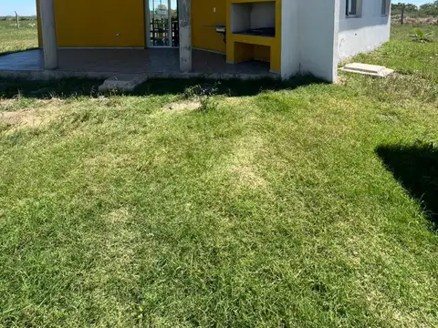 Casa en alquiler – Predio cerrado sobre Ruta 18  Se alquila casa funcional en predio cerrado, ubicad