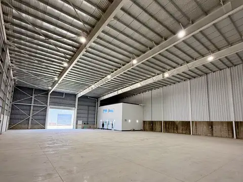 NAVE INSDUSTRIAL 850 M2 CON OFICINA - PARQUE INDUSTRIAL - GAS - LUZ SEGURIDAD